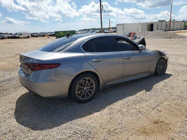 ZARFAEBN5J7578980 - 2018 ALFA ROMEO GIULIA GRAY photo 3