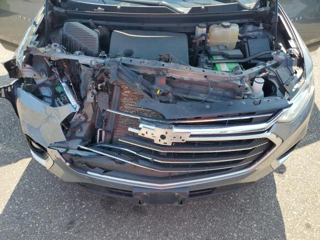 1GNEVGKW2JJ114893 - 2018 CHEVROLET TRAVERSE LT 灰色 照片 12