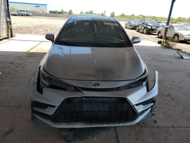 JTDBDMHEXRJ007999 - 2024 TOYOTA COROLLA LE Gümüş fotoğraf 5