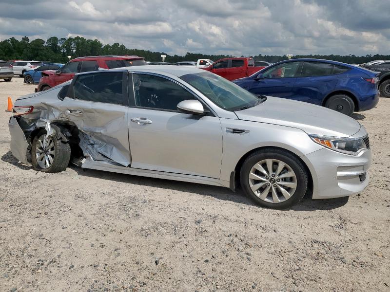 5XXGT4L39JG270265 - 2018 KIA OPTIMA LX Gümüş foto 4