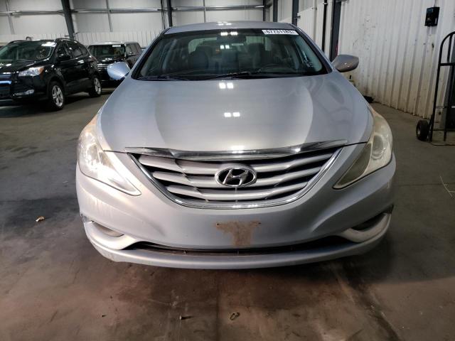 5NPEB4AC3BH226118 - 2011 HYUNDAI SONATA GLS SILVER photo 5