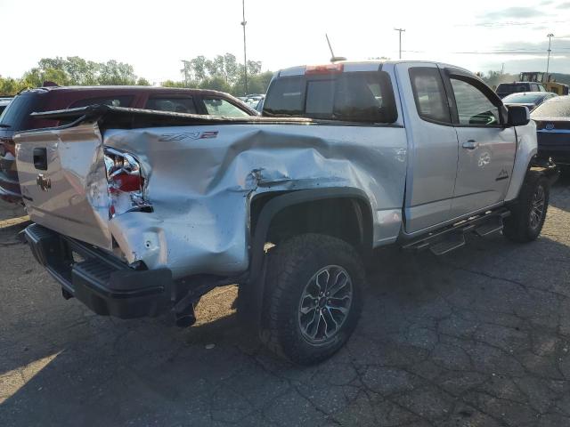 1GCRTEENXK1184781 - 2019 CHEVROLET COLORADO ZR2 SILVER photo 3