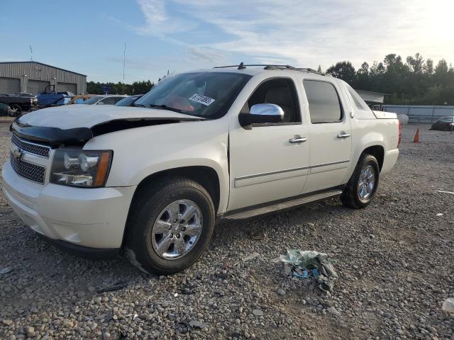 3GNMCGE05DG371111 - 2013 CHEVROLET AVALANCHE LTZ CREAM photo 1