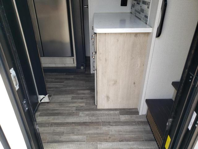 4YDF37821ME760900 - 2021 KEYSTONE AVALANCHE თეთრი ფოტო 9