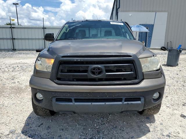5TFRY5F15BX107228 - 2011 TOYOTA TUNDRA DOUBLE CAB SR5 BROWN photo 5