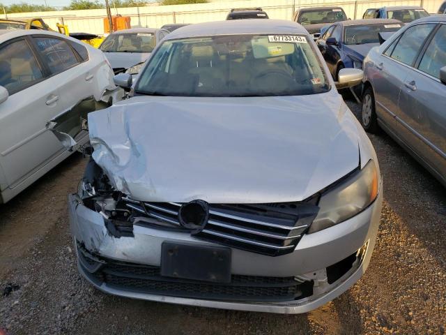 1VWAP7A38DC065598 - 2013 VOLKSWAGEN PASSAT S SILVER photo 5