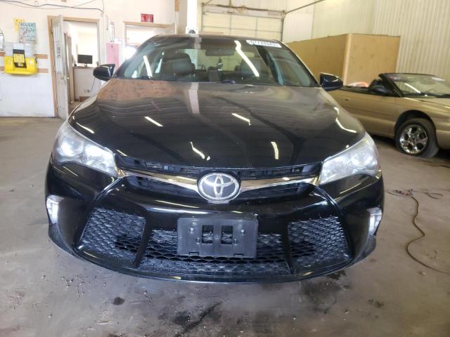 4T1BF1FK5HU329525 - 2017 TOYOTA CAMRY SE LE Siyah fotoğraf 5