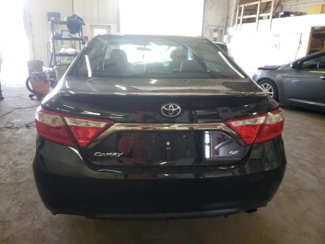 4T1BF1FK5HU329525 - 2017 TOYOTA CAMRY SE LE Siyah fotoğraf 6