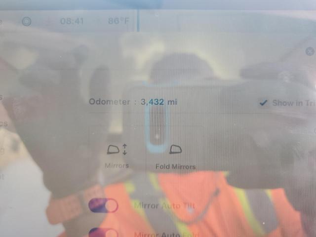 7SAYGAEE4RF182134 - 2024 TESLA MODEL Y BLACK photo 9