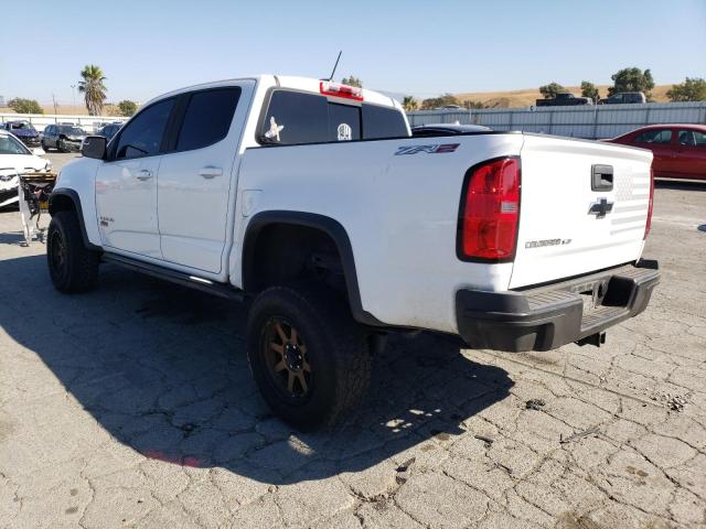 1GCGTEEN7J1286366 - 2018 CHEVROLET COLORADO ZR2 WHITE photo 2