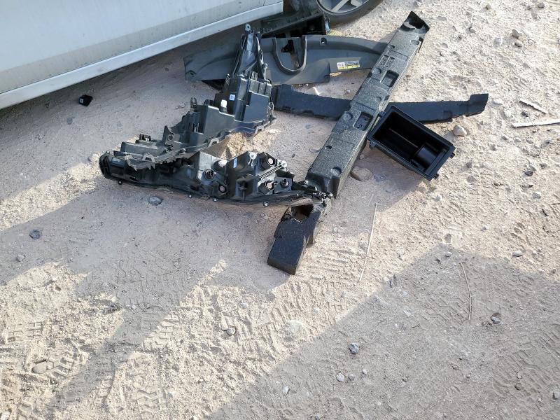 5YFB4MDE5RP187734 - 2024 TOYOTA COROLLA LE ვერცხლისფერი ფოტო 12