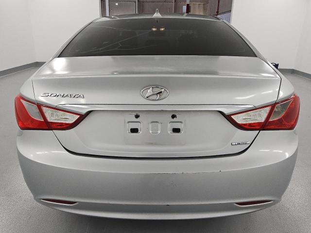 5NPEC4AC1DH674972 - 2013 HYUNDAI SONATA SE SILVER photo 6