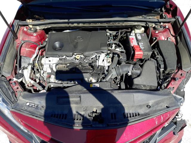 4T1B11HK4JU626643 - 2018 TOYOTA CAMRY L RED photo 11