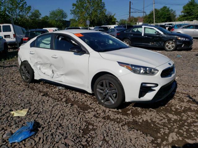 3KPF34AD6ME392635 - 2021 KIA FORTE GT LINE WHITE photo 4