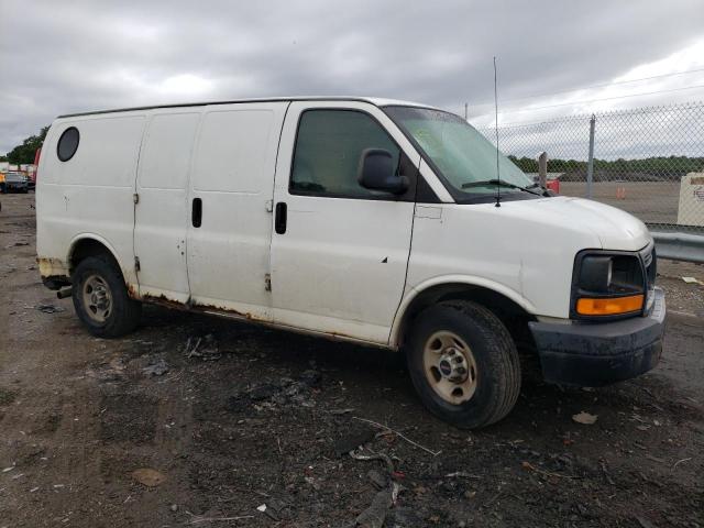 1GTGG25C981223183 - 2008 GMC SAVANA G2500 WHITE photo 4