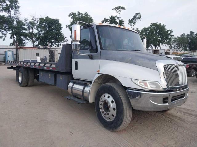 2003 INTERNATIONAL 4000 4300, 