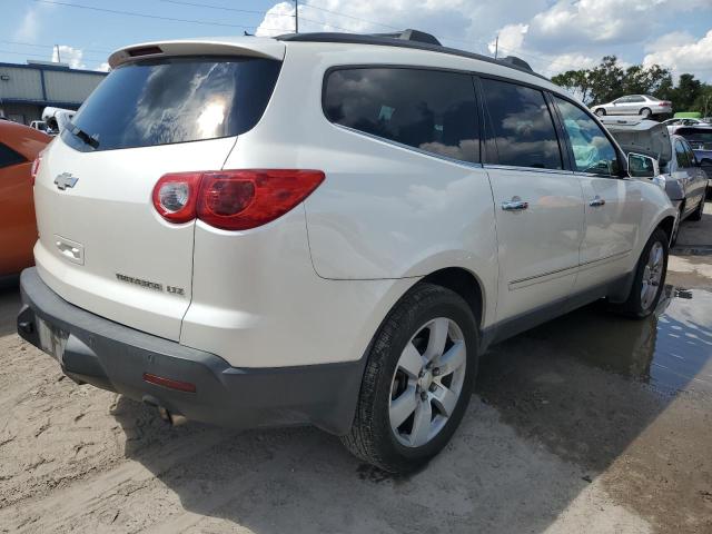 1GNKVLED8BJ362427 - 2011 CHEVROLET TRAVERSE LTZ WHITE photo 3