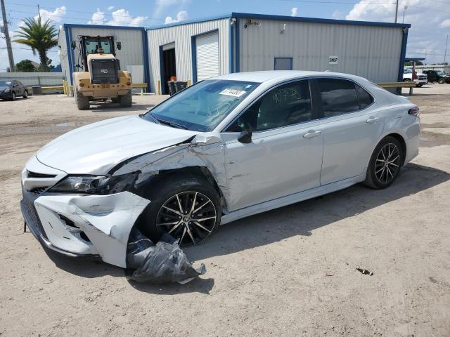 4T1G11AK8PU095388 - 2023 TOYOTA CAMRY SE NIGHT SHADE SILVER photo 1