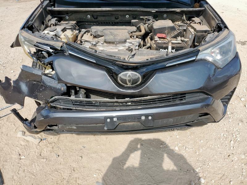 JTMZFREV3JJ738594 - 2018 TOYOTA RAV4 LE Մոխրագույն լուսանկար 12