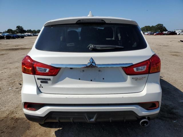 JA4AP3AU2JU004381 - 2018 MITSUBISHI OUTLANDER ES WHITE photo 6