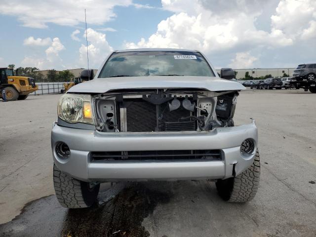5TFJU4GN1BX006210 - 2011 TOYOTA TACOMA DOUBLE CAB PRERUNNER SILVER photo 5