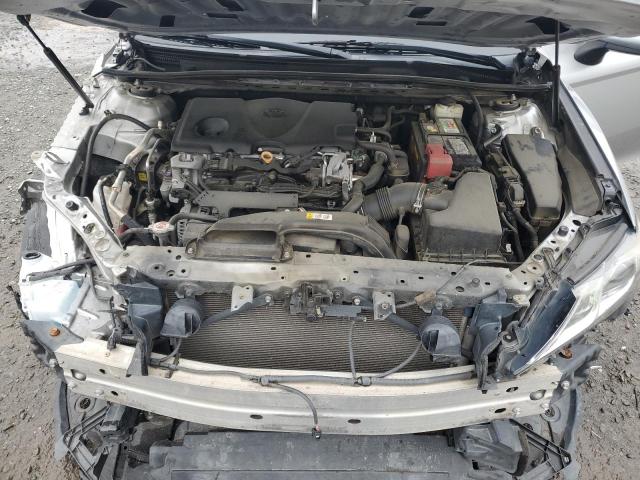 4T1B11HK6JU581348 - 2018 TOYOTA CAMRY L SILVER photo 11
