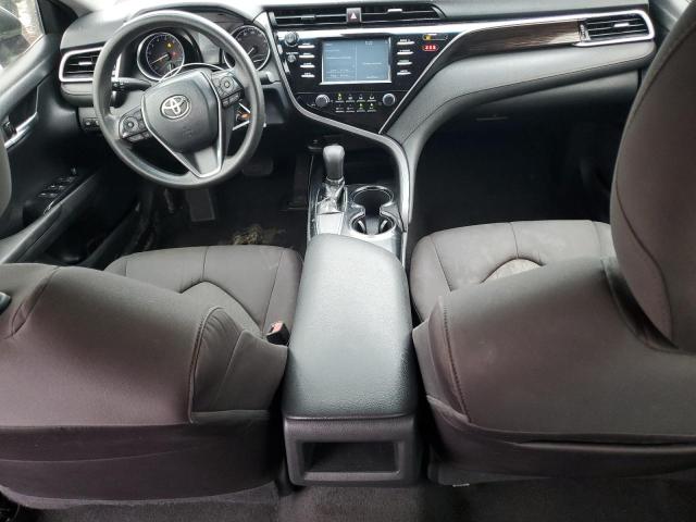 4T1B11HK6JU581348 - 2018 TOYOTA CAMRY L SILVER photo 8