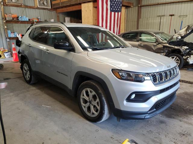 3C4NJDBNXST591737 - 2025 JEEP COMPASS LATITUDE SILVER photo 4