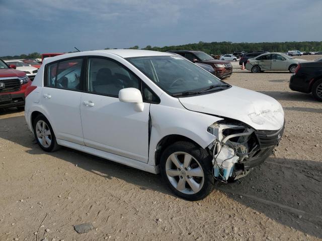 3N1BC1CP8BL514749 - 2011 NISSAN VERSA S WHITE photo 4