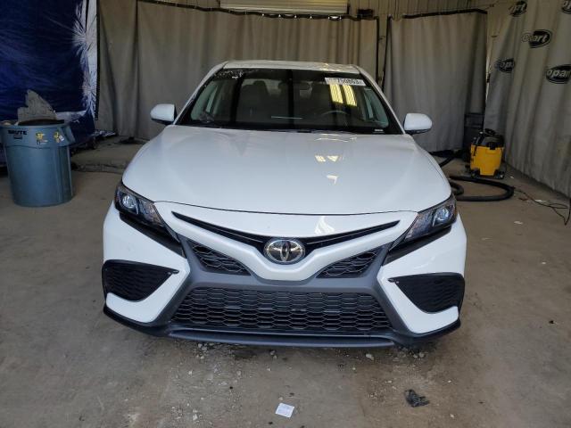 4T1G11AK6PU101057 - 2023 TOYOTA CAMRY SE NIGHT SHADE WHITE photo 5
