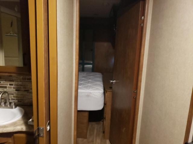 573TR3821H3310087 - 2017 GRAN REFLECTION TAN photo 5