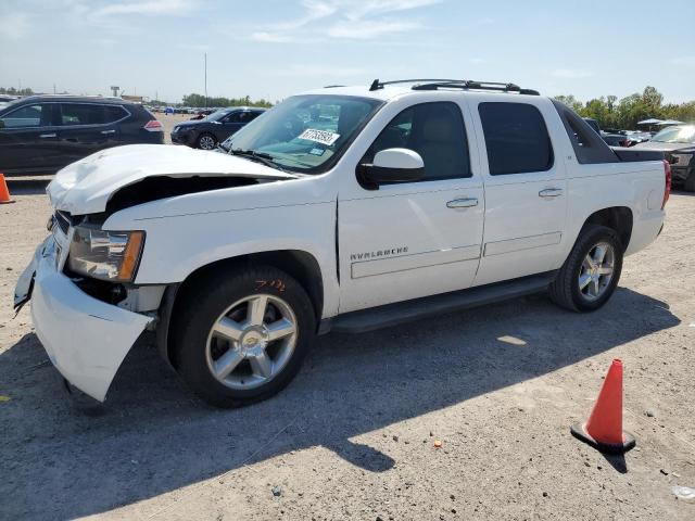 3GNMCFE06BG315928 - 2011 CHEVROLET AVALANCHE LT WHITE photo 1