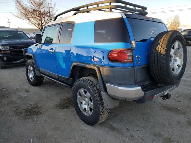 JTEBU11F170030491 - 2007 TOYOTA FJ CRUISER BLUE photo 2