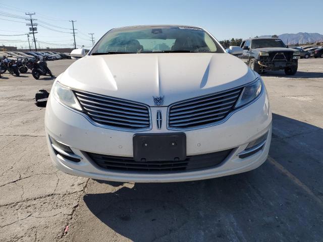 3LN6L2J94FR614712 - 2015 LINCOLN MKZ WHITE photo 5