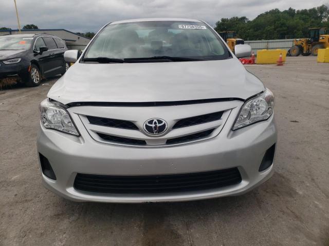 2T1BU4EE4CC832881 - 2012 TOYOTA COROLLA BASE Күміс фото 5