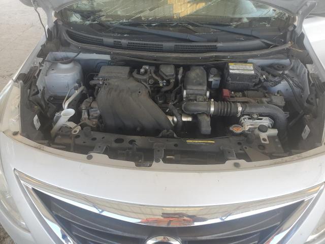 3N1CN7AP2JL886431 - 2018 NISSAN VERSA S 银色 照片 11