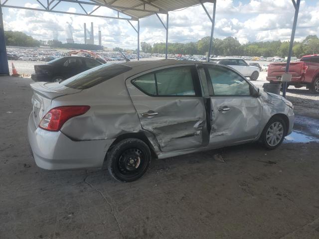 3N1CN7AP2JL886431 - 2018 NISSAN VERSA S 银色 照片 3