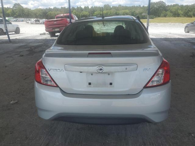 3N1CN7AP2JL886431 - 2018 NISSAN VERSA S 银色 照片 6