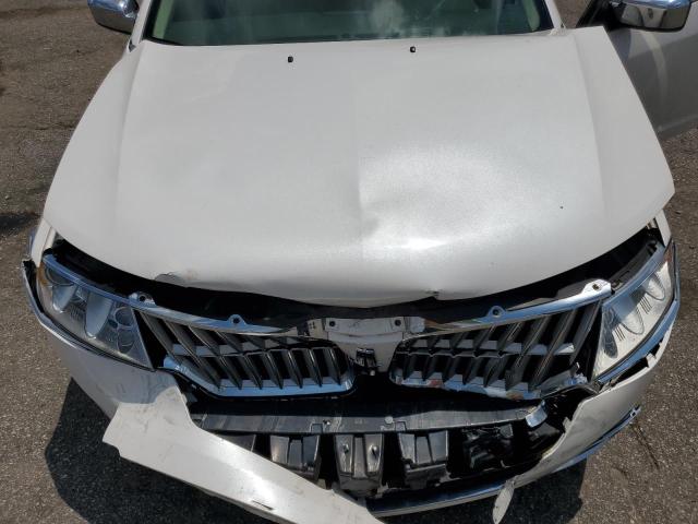 3LNHL2GC0CR822092 - 2012 LINCOLN MKZ WHITE photo 11