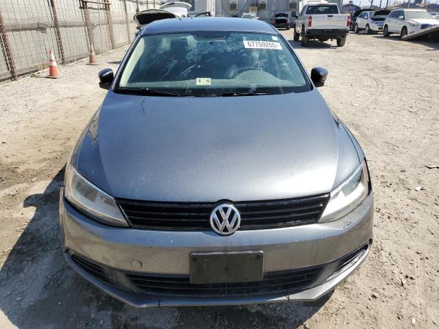 3VW2K7AJ7EM334613 - 2014 VOLKSWAGEN JETTA BASE GRAY photo 5