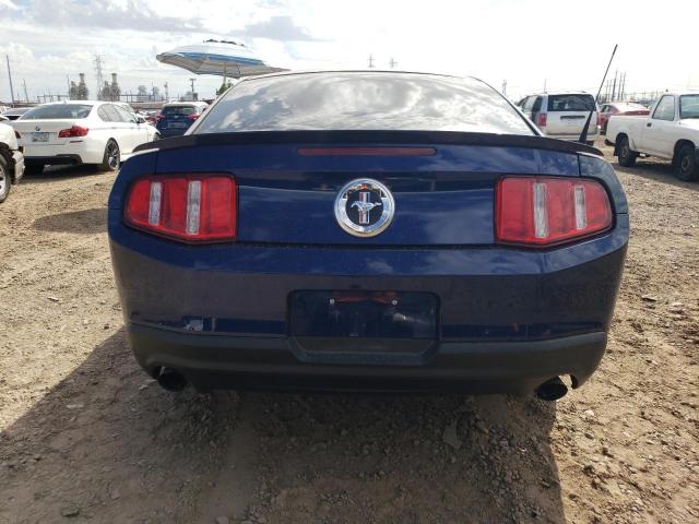 1ZVBP8AM6B5103687 - 2011 FORD MUSTANG BLUE photo 6