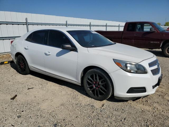 1G11B5SA7DF194815 - 2013 CHEVROLET MALIBU LS Білий фото 4