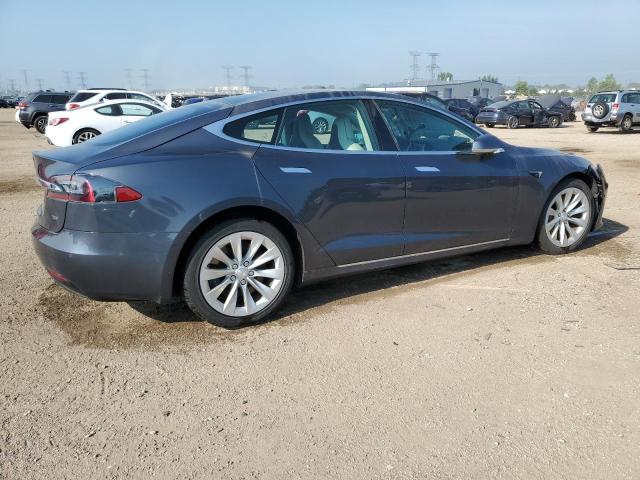 5YJSA1E20JF260245 - 2018 TESLA MODEL S ნაცრისფერი ფოტო 3