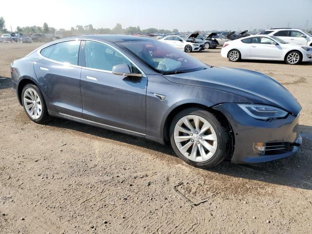 5YJSA1E20JF260245 - 2018 TESLA MODEL S ნაცრისფერი ფოტო 4