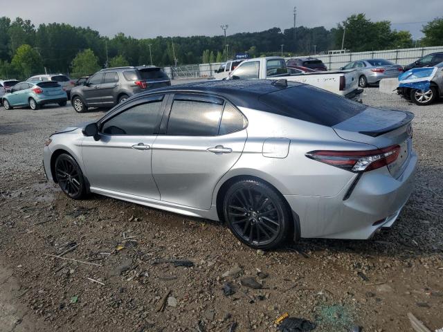4T1K61BKXNU053246 - 2022 TOYOTA CAMRY XSE 银色 照片 2