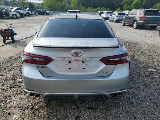 4T1K61BKXNU053246 - 2022 TOYOTA CAMRY XSE 银色 照片 6