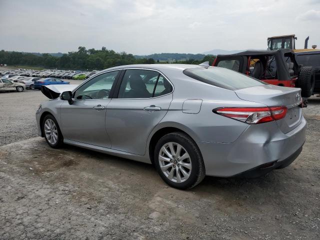 4T1C11AK3LU998847 - 2020 TOYOTA CAMRY LE SILVER photo 2