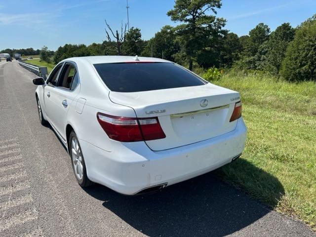 JTHGL46F875015446 - 2007 LEXUS LS 460L WHITE photo 3