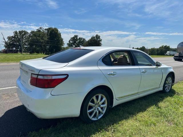 JTHGL46F875015446 - 2007 LEXUS LS 460L WHITE photo 4