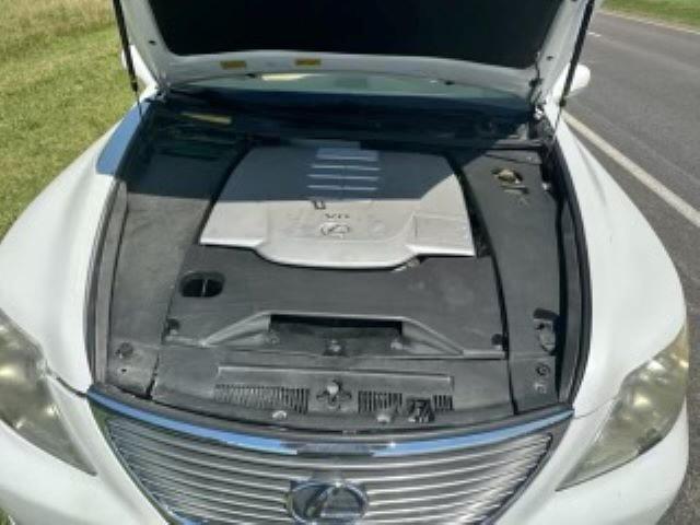 JTHGL46F875015446 - 2007 LEXUS LS 460L WHITE photo 7